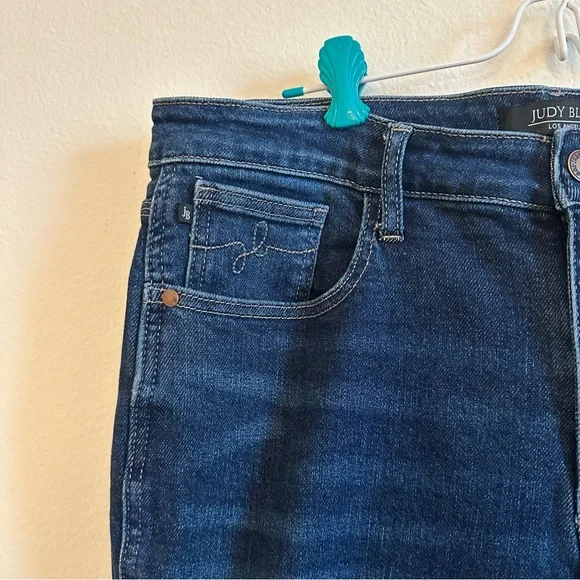 Judy Blue Dark Cropped Black Blue Jeans - Picture 5 of 9